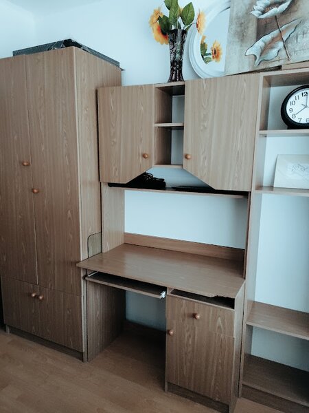 Vand set de mobila pentru tineretn sau un dormitor de dimensiuni reduse